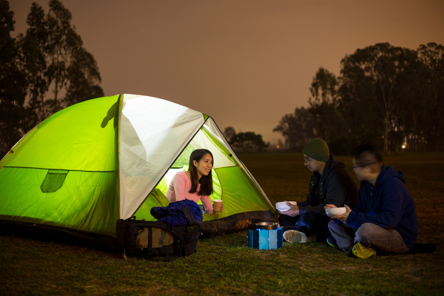 soirée dans une tente de camping à Calvi 